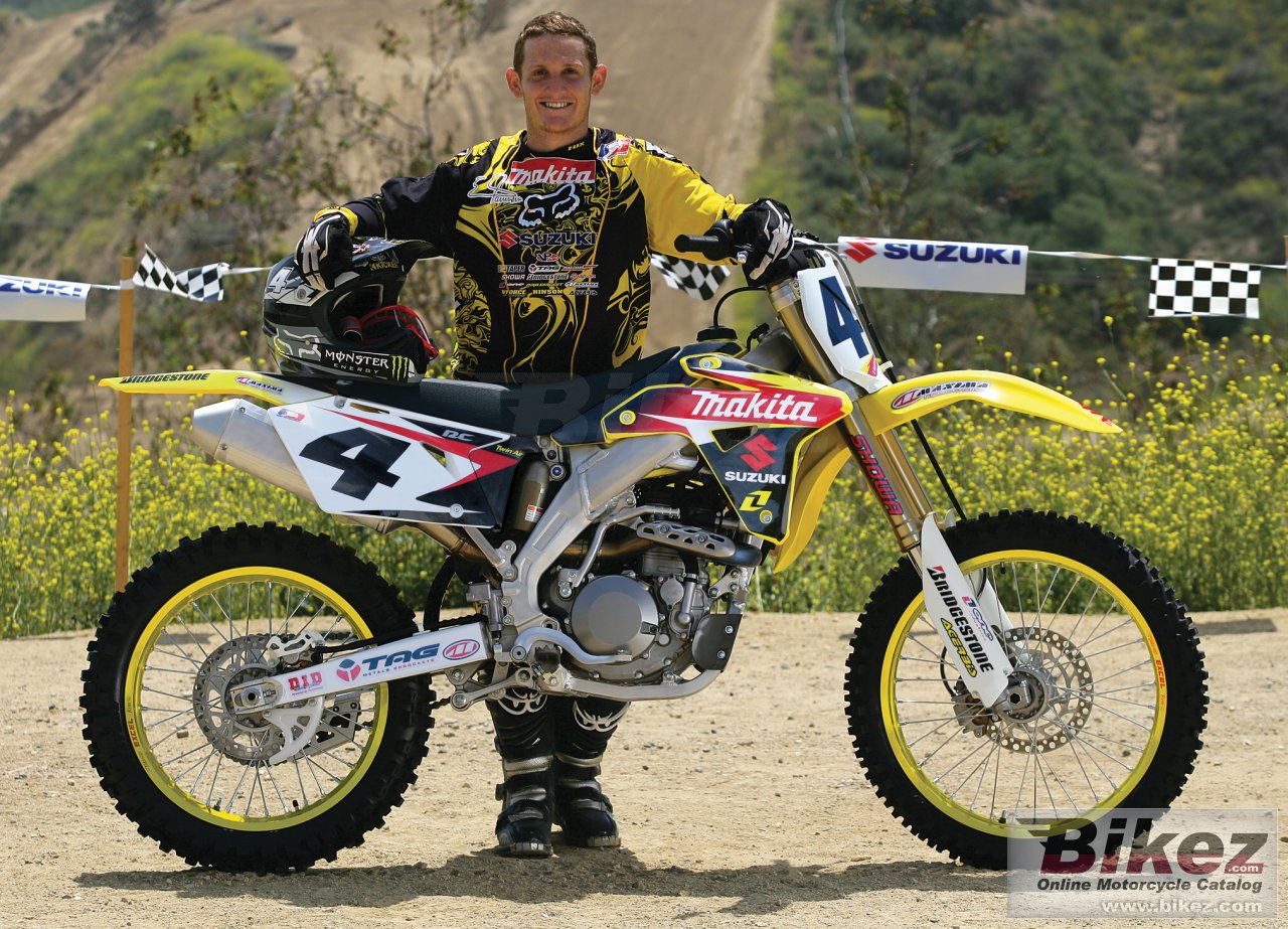 Big Suzuki rm-z 450 carmichael replica picture and wallpaper from Bikez.com